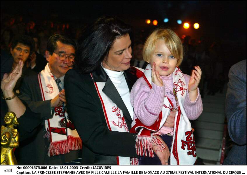 Stéphanie de Monaco et sa fille Camille Gottlieb lors du festival du cirque de Monaco en 2003