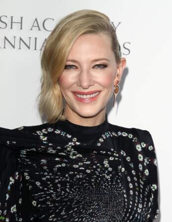 Cate Blanchett blonde depuis des années : une couleur qui met en valeur sa peau claire et ses yeux bleus