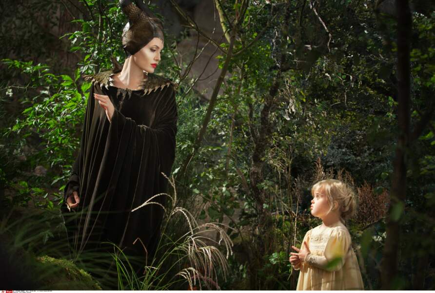 Vivienne, face à sa mère, sur le tournage de "Maléfique", à l'automne 2013. Elle incarne la Princesse Aurore.