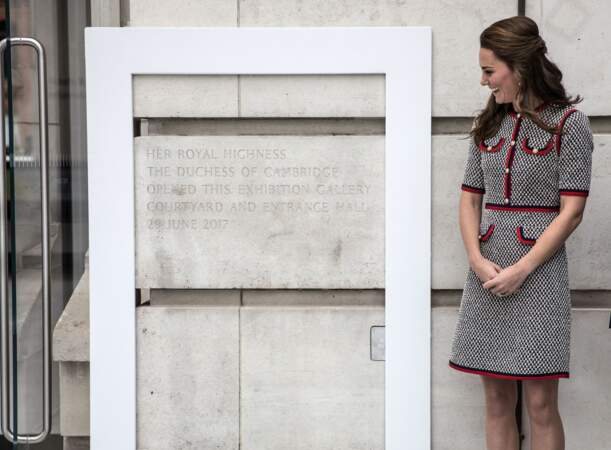 très chic, Kate Middleton inaugure l'extension du Victor & Albert Museum