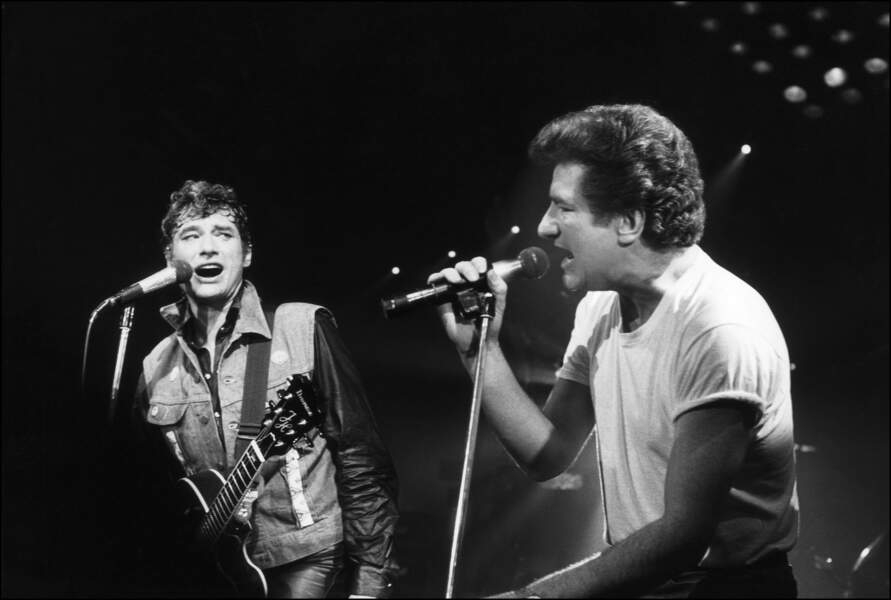 Johnny Hallyday et Eddy Mitchell sur scène en 1985
