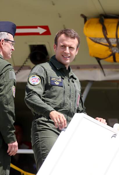 Le président de la République Emmanuel Macron en visite à la base aérienne 125 d'Istres, le 20 juillet 2017