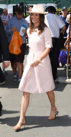 Comme sa sœur Kate au baptême d'Archie, Pippa Middleton a opté pour une robe Stella McCartney, ce lundi 8 juin