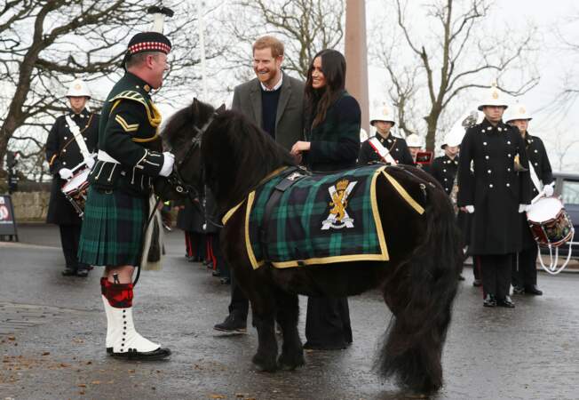 Meghan Markle et le Prince Harry lors d'une visite officielle du couple à Édimbourg en Écosse le 13/02/2018