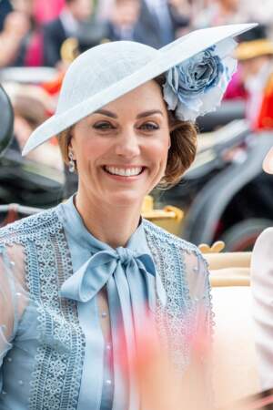 Kate Middleton a craqué pour un chignon sur le côté très original