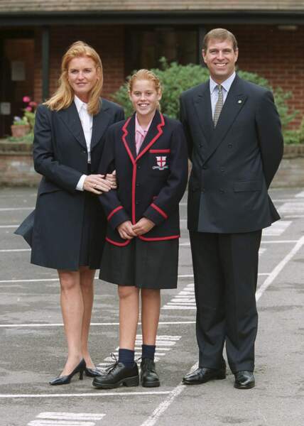 Beatrice d'York fait sa rentrée des classes à la St. George's School d'Ascot, le 6 septembre 2000