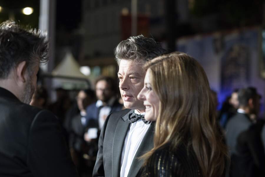 Chiara Mastroianni et Benjamin Biolay devant les flashes du festival de Cannes, le 19 mai 2019.