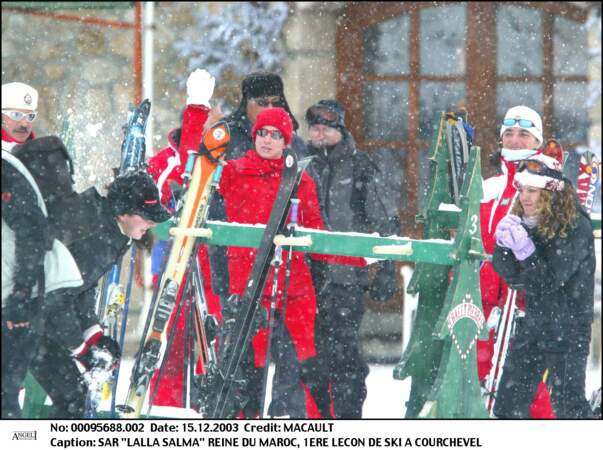 S.A.R Lalla Salma à sa 1ère leçon de ski à Courchevel le 15 décembre 2003