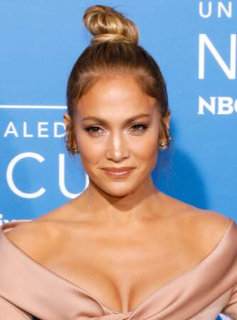 Le mini bun de Jennifer Lopez