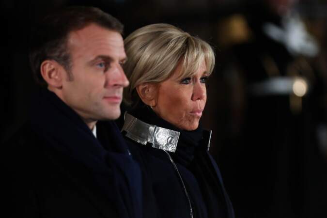 Ce manteau a été pour la première fois vu sur Brigitte Macron lors de l'investiture d'Emmanuel Macron en 2016.