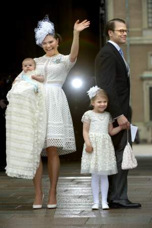 27 mai 2016. Le baptême du prince  Oscar, un grand moment pour sa grande soeur,  la princesse Estelle de Suède