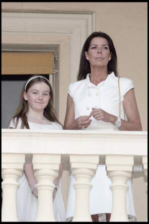Alexandra de Hanovre et sa mère Caroline au balcon du palais princier monégasque le 23 juin 2010