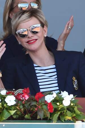 Charlène de Monaco canon avec une nouvelle coupe de cheveux plus dorée et ses lunettes dior 