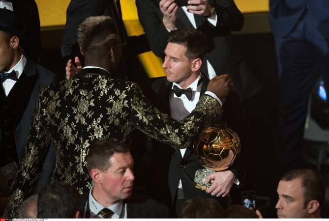 Paul Pogba félicite Lionel Messi