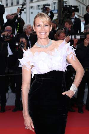 Estelle Lefébure sublime en robe Yanina Couture lors du 72ème Festival de Cannes. 