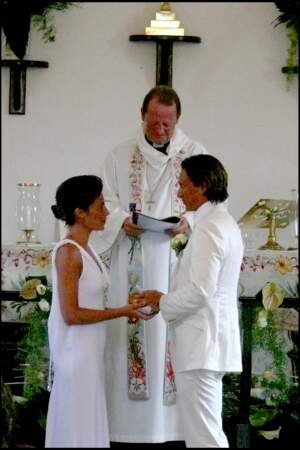 Alessandra Sublet et Thomas Volpi échangent leurs voeux lors de leur mariage en 2008