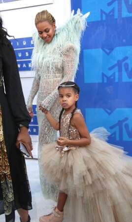 Blue-Ivy Carter et ses longues tresses comme sa maman Beyoncé..