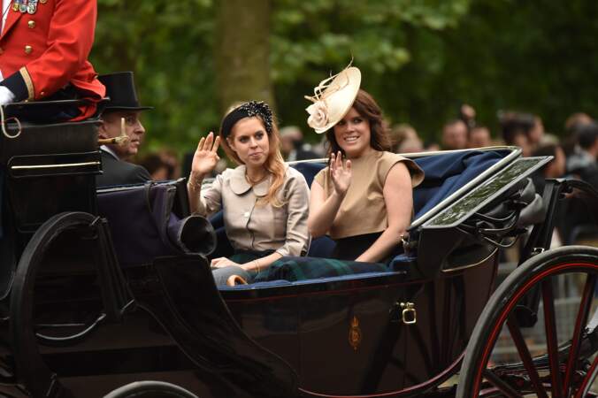 Le prince Andrew, Beatrice et Eugenie d'York lors de la "Trooping the Colour Ceremony" à Londres, le 13 juin 2015 