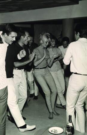 Brigitte Bardot, habituée de Saint-Tropez, s'y rendait souvent en soirée