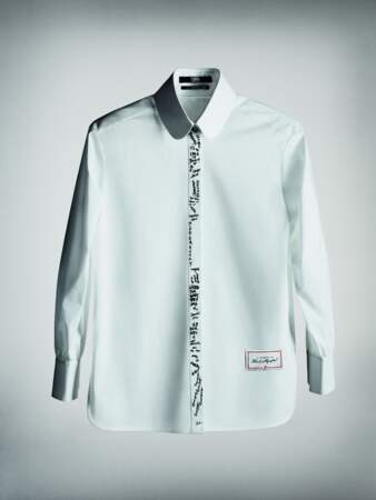 Minimaliste, la vision de la chemise Karl Lagerfeld par Diane Kruger est sobre et élégante.