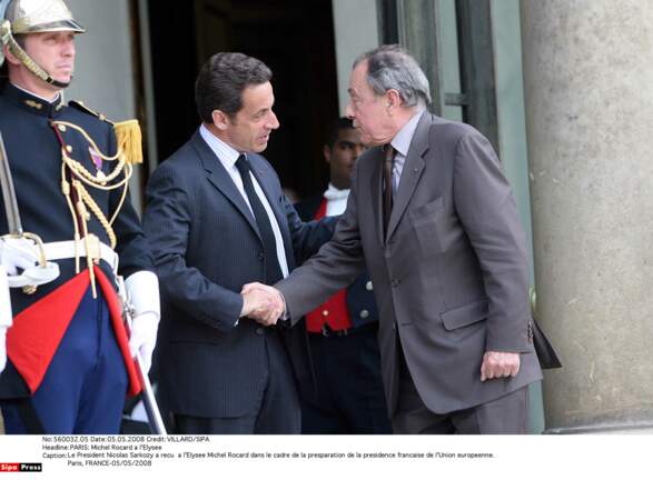 2009, Nicolas Sarkozy nomme ambassadeur chargé de la relation internationale pour les pôles Arctique et Antarctique