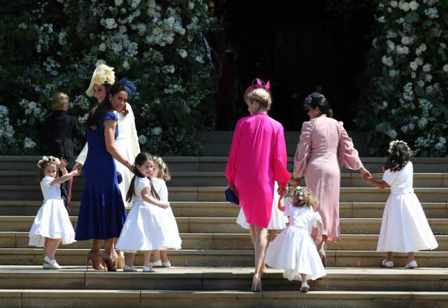 Kate Middleton arrive avec les enfants