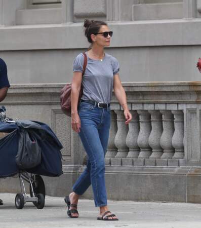 Katie Holmes se promenait déjà dans un look très simple à New York le 17 juillet 2019