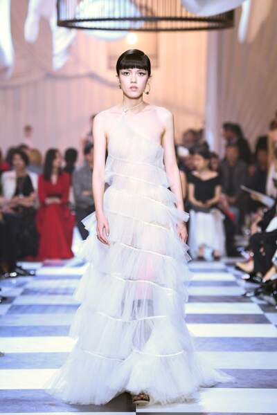 Dior défile et expose son savoir-faire en Chine, à un rythme soutenu, depuis 2010.