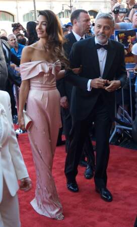 George Clooney, Amal Clooney sublime en robe Prada