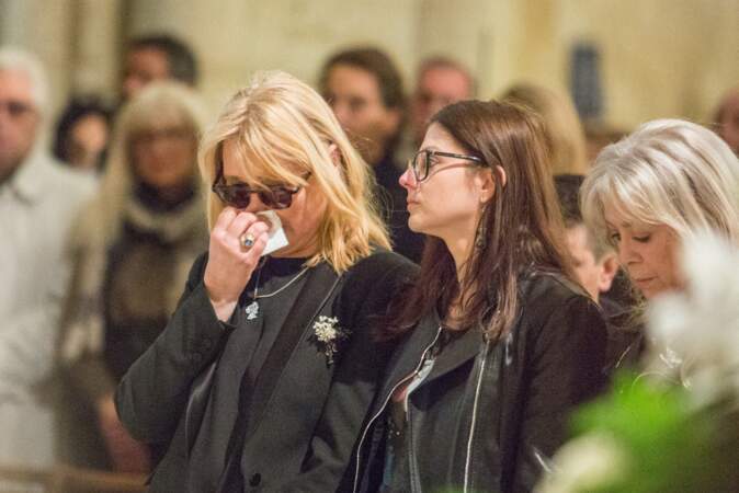 Natala Rivers en larmes aux obsèques de Dick Rivers