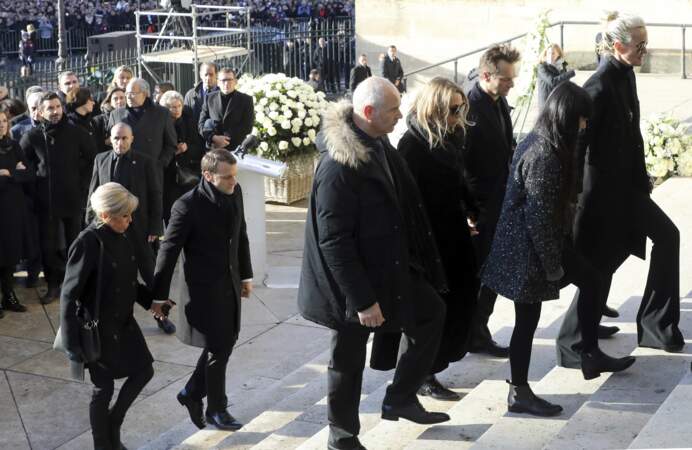 Brigitte Macron et son mari Emmanuel Macron, montant les marches de l'église de la Madeleine 