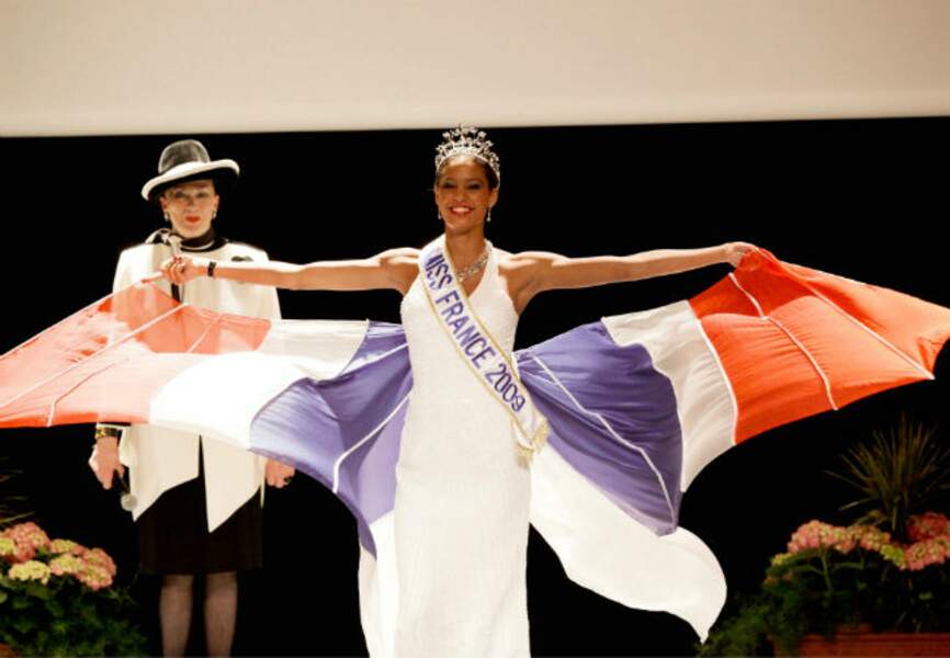 Miss France 2009 Chloé Mortaud