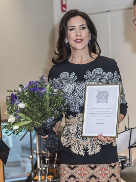 La princesse Mary de Danemark reçoit le prix de la fondation Berlingske à Copenhague, le 11 janvier 2017