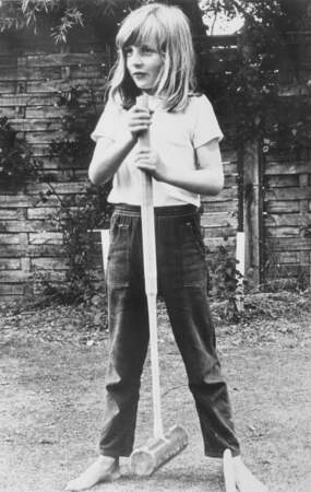 La petite Diana Spencer jouant au croquet à West Itchenor durant l'été 1970