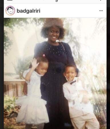 Rihanna avec sa mère et son frère