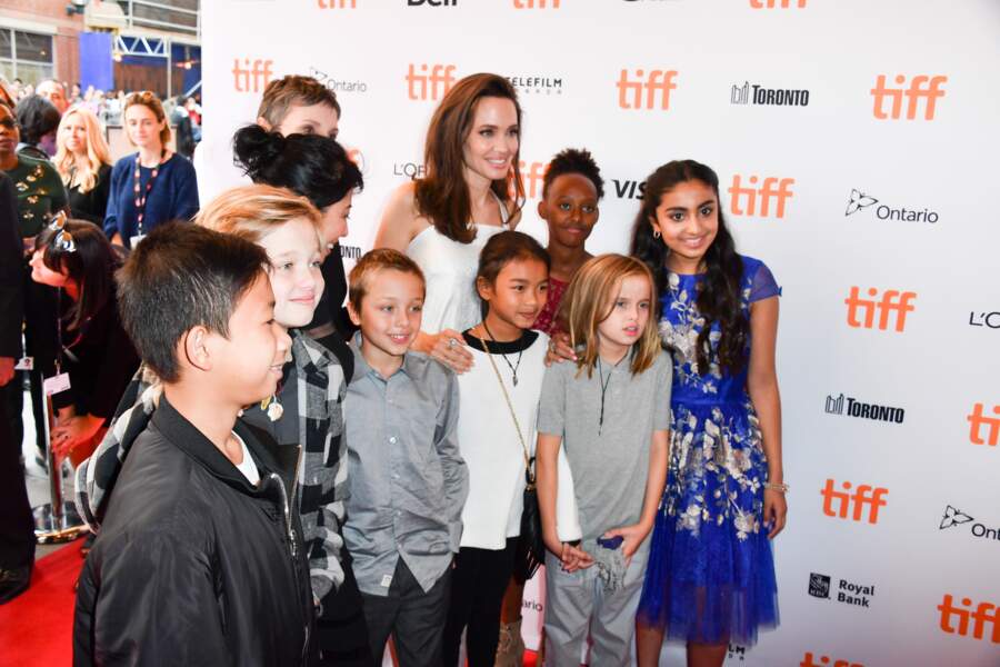 Angelina Jolie, ses enfants et Saara Chaudry, à l'avant-première du film The Breadwinner