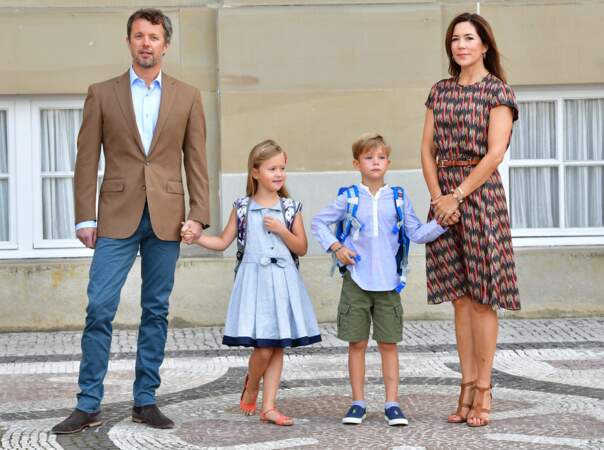 La princesse Mary et le prince Frederik de Danemark avec leurs enfants la princesse Josephine et le prince Vincent