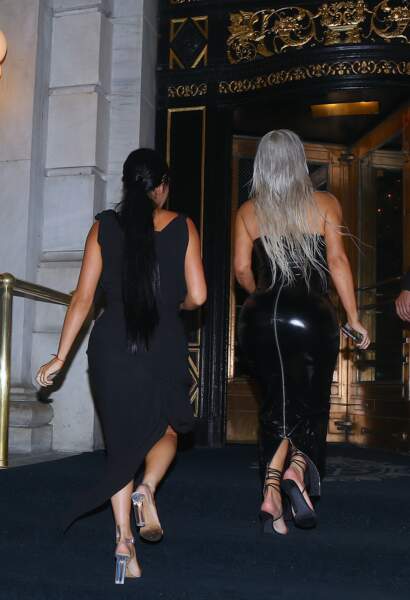 Comme beaucoup de stars, Kim Kardashian est passé au blond voire gris