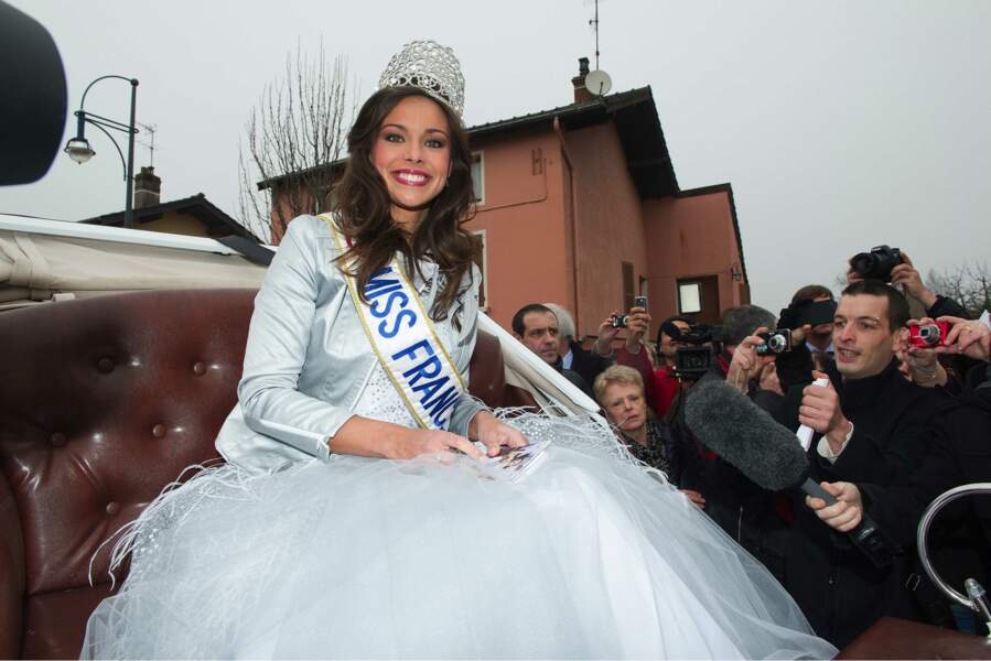  Marine Lorphelin, sacrée Miss France 2013, de retour chez elle à Charnay-les-Mâcon, en décembre 2012.