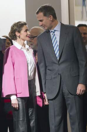 La reine Letizia d'Espagne opte pour une silhouette très moderne