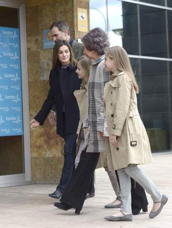 La famille royale d'Espagne réunie pour se rendre au chevet du roi Juan Carlos. 