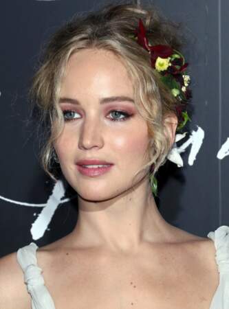 Un fard rose pour se la jouer romantique comme Jennifer Lawrence