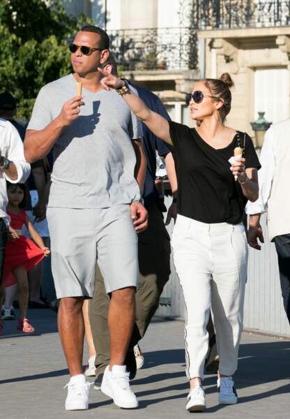 Jennifer Lopez et son chéri Alex Rodriguez ont dépensé une petite fortune pour leur voyage à Paris. 