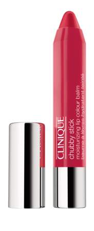 Pour les lèvres, Elodie Clouvel utilise le Chubby Stick Chunky Cherry de Clinique.