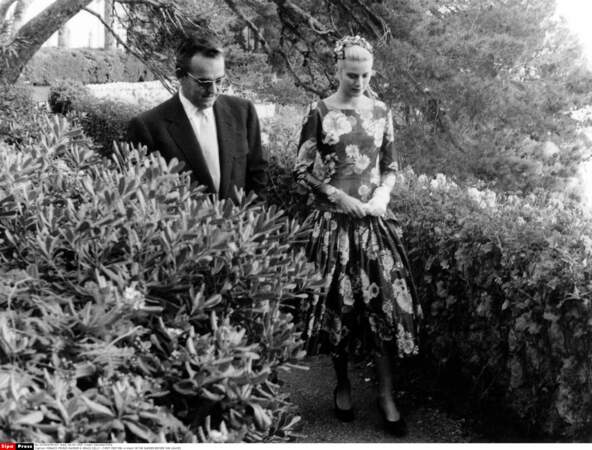 6 mai 1955, Grace Kelly et le prince Rainier font connaissance dans les jardins du Palais de Monaco