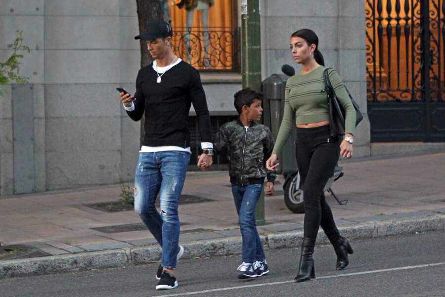 Georgina passe beaucoup de temps avec Cristiano et son fils, Cristiano Junior