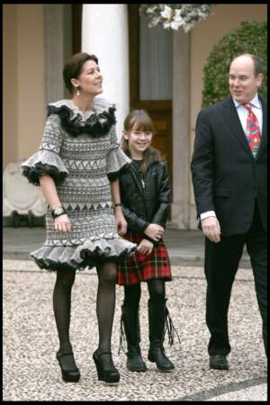 Alexandra de Hanovre, sa mère Caroline et le prince Albert le 16 décembre 2009