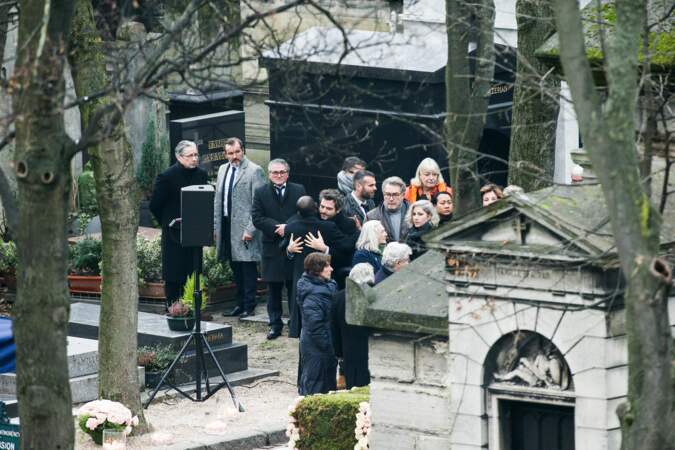 Bruck Dawit et Matthieu Chedid aux obsèques de France Gall au cimetière de Montmartre à Paris le 12 janvier 2018
