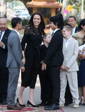 Angelina Jolie a rendu visite au roi du Cambodge Norodom Sihamoni.