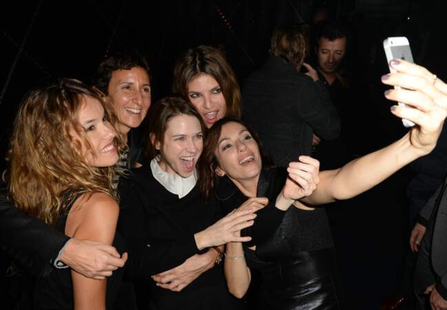 Selfie entre copines pour Elodie Fontan, Marie-Josée Croze, Isabelle Funaro et Aure Atika et Valerie Boukobza
